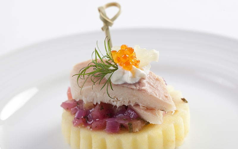 Wermsdorfer Forellenfilet auf Apfel-Zwiebelsalat